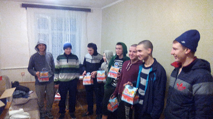 Духівник Фонду привітав із Днем святого Миколая людей, які перебувають у Вінницькому СІЗО